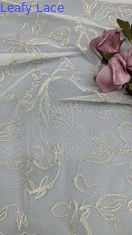 Franse Tulle Kant met Geborduurd Garen Ultra-Fijn Gaas voor Sublieme Elegantie met Subtiele Glans