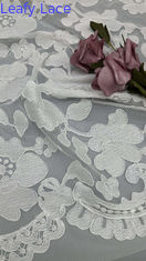 Bladerige tullen kant met geborduurde elegante en ademende mesh voor pure elegantie met subtiele glans