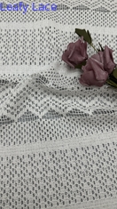 Luxe 100% Katoenen Bladerrijke Witte Kanten Golfstreep Effect Voor Dames Dames Bruiloft Avondjurken