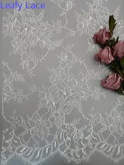 100% de nylon 145CM Witte Bloemenstof van Kanttulle Mesh Fabric Embroidery Soft Lace