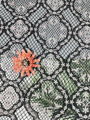 Het in water oplosbare Borduurwerk kleurde Bloemen Chemische Kantstof