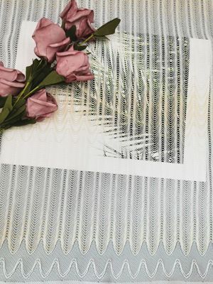 Geribde Lineaire het Borduurwerktoon van Geo - Tone Polyester Lace Trim