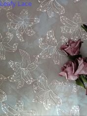 De roze Kleur drukte Geborduurde Kantstof Bloementulle Mesh Table Runner