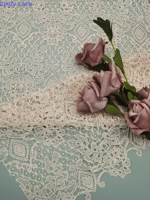 Het roze borduurde wijd Chemische Lichtgewicht Volledige Polyester 125cm van de Kantstof