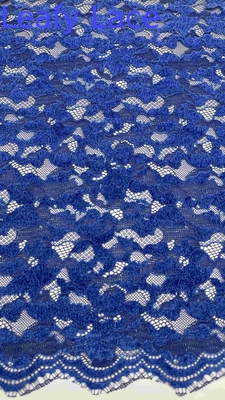 Lichte blauwe kleur chenille garen bloemige schelpen kant kant kant stof door de tuin jurk voor mode