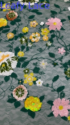 Kleurrijke bloemenroos Bloemenloze lofzak geborduurde stof voor doe-het-zelf jurk