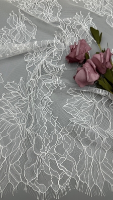Lichte 100% Nylon Franse Chantilly draad kant met bloemen ontwerp voor damesjurk