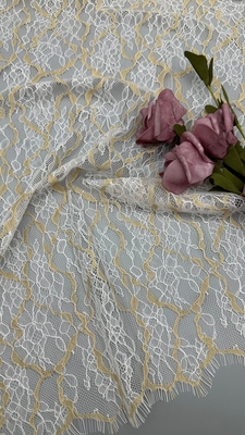 Lente en zomerseizoen Frans Chantilly Twee-kleurige draad kant met bloemenontwerp met wimpers schelp lichtgewicht voor modejurk