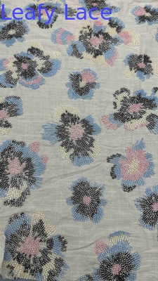 Volle breedte borduurstof met kleurrijke bloemenpatronen met kralen op 100% Rayon grondstof voor mode avondjurk