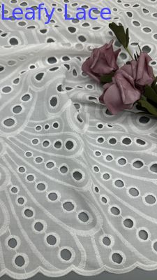 Franse Chantilly kant stof Hollow-up witte kleur voor kleding Kleding Kleding bruidsjurken