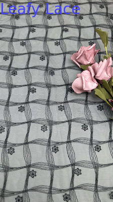Luxe geborduurde gaas kant pure zachte tule met delicate bloemen steken voor elegante avondjurken