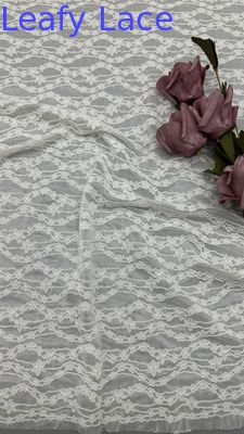 Wit geborduurde kant voor elegante bloemenpatronen 100% polyester voor koninklijke en romantische jurken