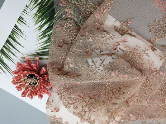 Klein Bloementulle Mesh Colored Embroidered Lace Fabric door de Yard
