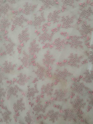 Klein Bloementulle Mesh Colored Embroidered Lace Fabric door de Yard