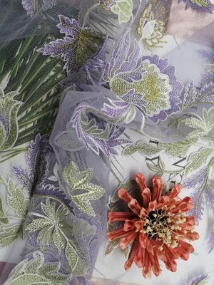 Bloemen Gekleurde Geborduurde Kantstof voor Vrouwenkledingstuk