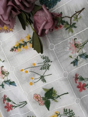 80 de yards borduurden Katoenen 9 Kleuren 3D Bloemenkantstof
