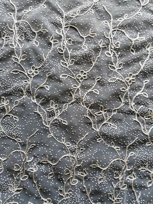De Stoffen Bloemenkant van polkadot embroidery flocking flocked mesh