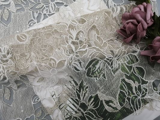 60 van het het Ivoor Witte Lovertje van Lurex van de Metaal het Kantyards Stof