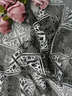 Het Gordijndoek van Geo Diamond Tulle Embroidered Lace Fabric
