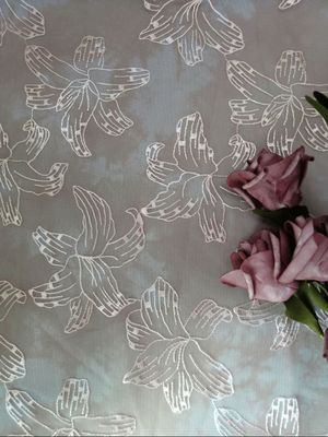 De roze Kleur drukte Geborduurde Kantstof Bloementulle Mesh Table Runner