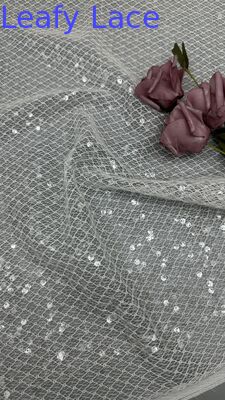 Met pailletten geborduurde kanten stof voor trouwjurken, op maat gemaakte schoonheid en zoete, bladerrijke jurken